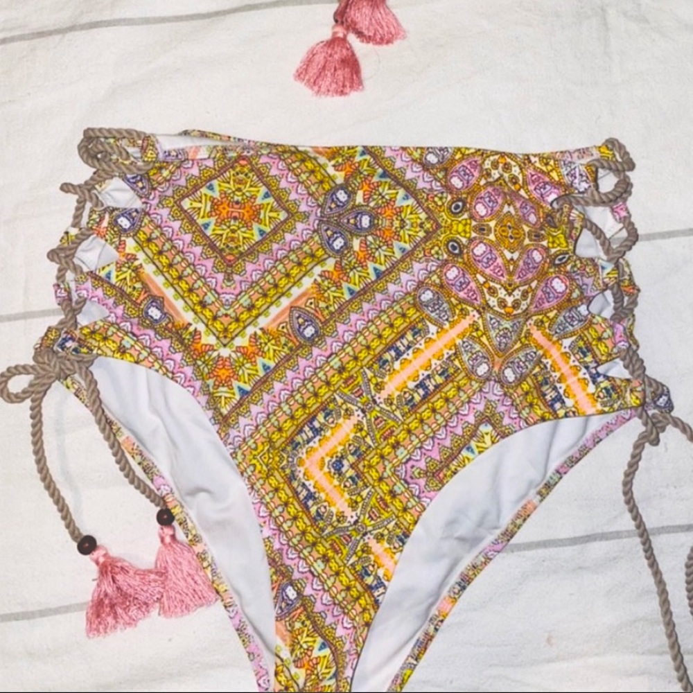 Bikini bottoms